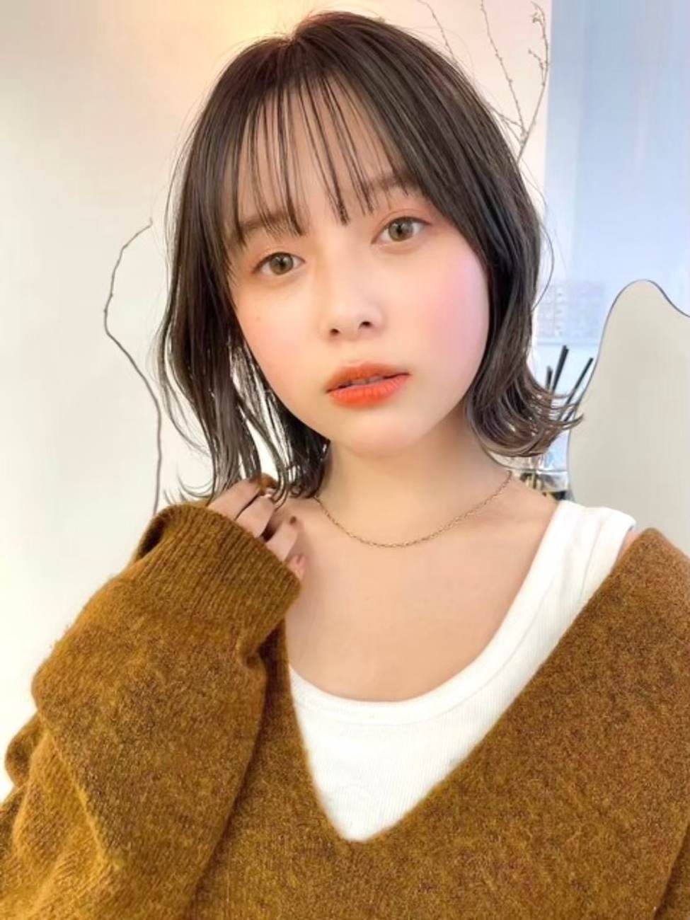 ENiのヘアスタイル｜前髪ありのミディアムボブ